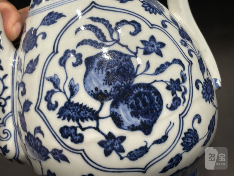清乾隆 仿永乐青花开光花果纹执壶 - 图6
